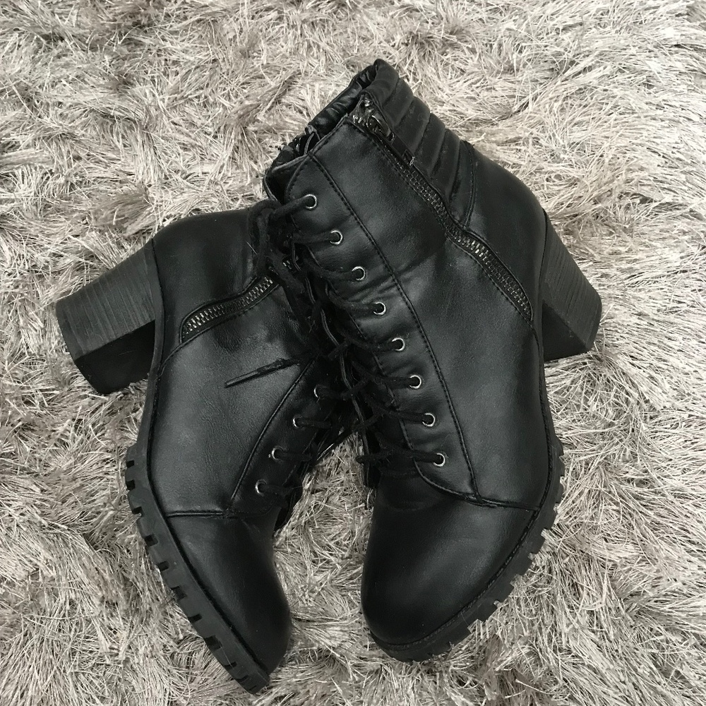 Size: 8 Color: black